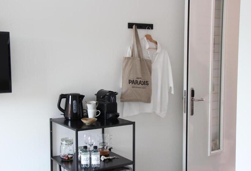 Eenvoudige Kamer, Paradis Zandvoort