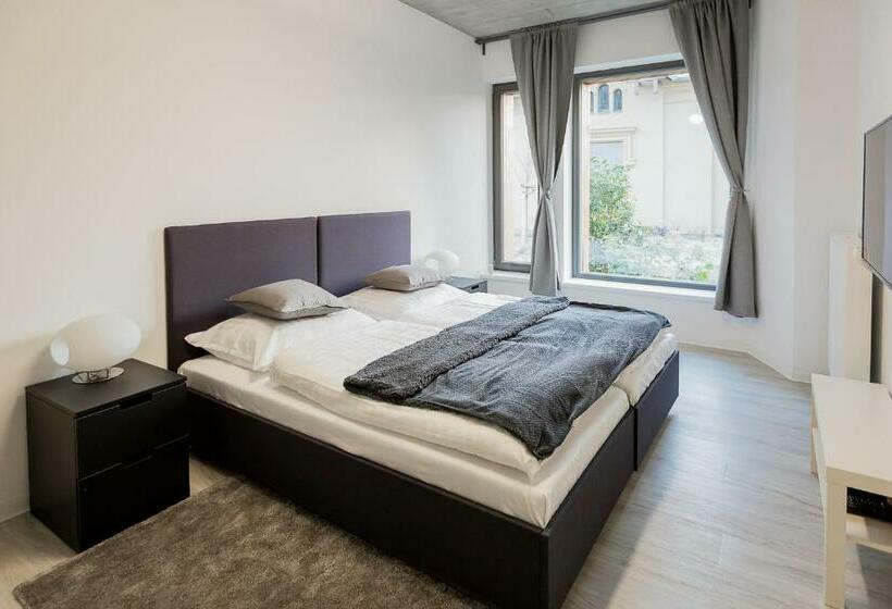 استودیو استاندارد با چشم‌انداز باغ, Exclusive Penzion Viva Residence