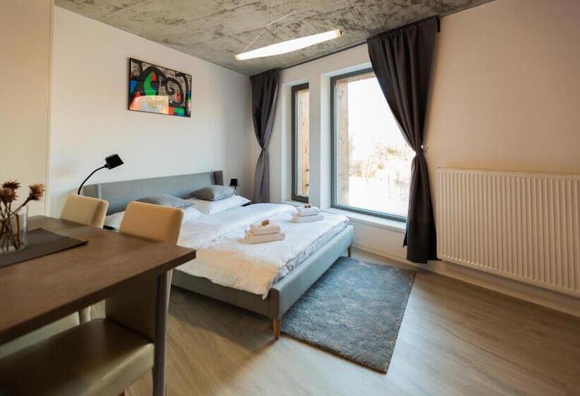 استودیو استاندارد با چشم‌انداز باغ, Exclusive Penzion Viva Residence