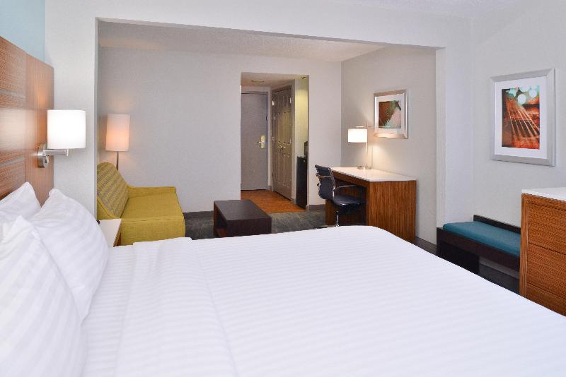 キングサイズベッドのスタンダードルーム, Holiday Inn Express & Suites Austin North Central, An Ihg