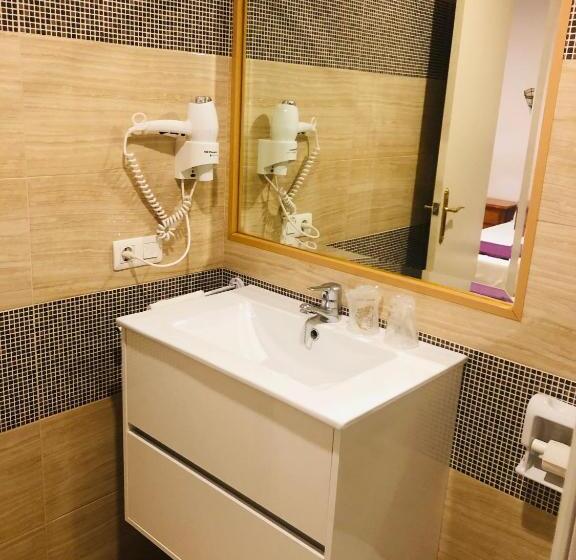اتاق استاندارد, Hostal Los Escudos