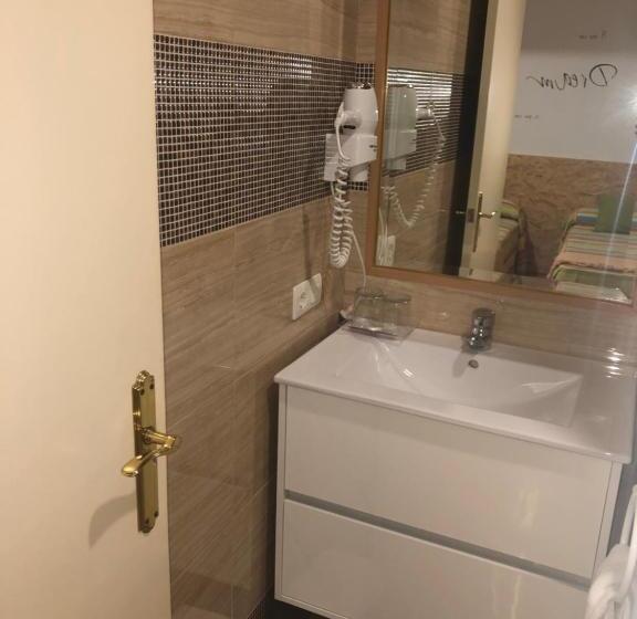 اتاق استاندارد, Hostal Los Escudos