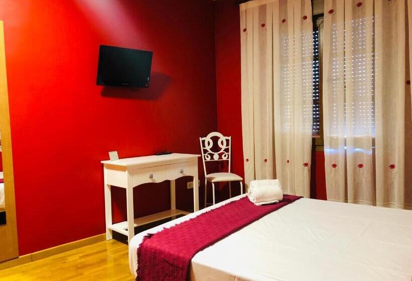 اتاق سوپریور, Hostal Los Escudos
