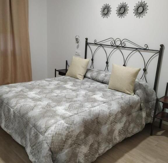 اتاق سوپریور خانوادگی, Hostal Los Escudos
