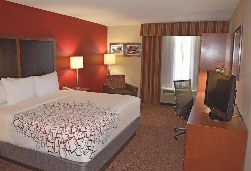 Suite, La Quinta Inn & Suites By Wyndham Williamsburg Historic Area