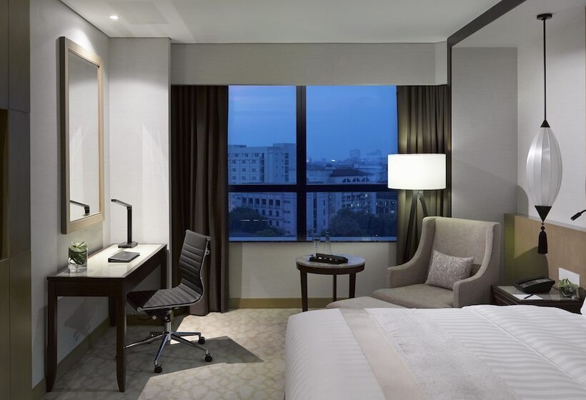 سوییت, Melia Hanoi