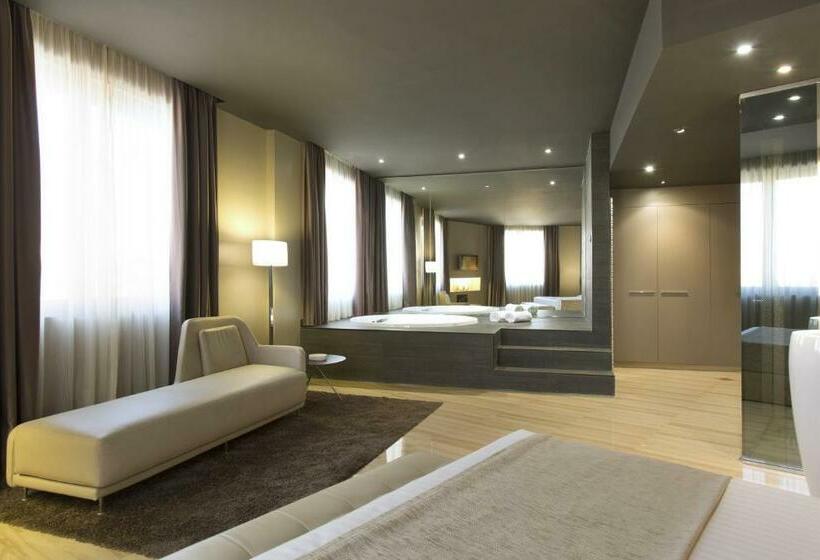 سوئیت با وان آب گرم, Sb Ciutat Tarragona
