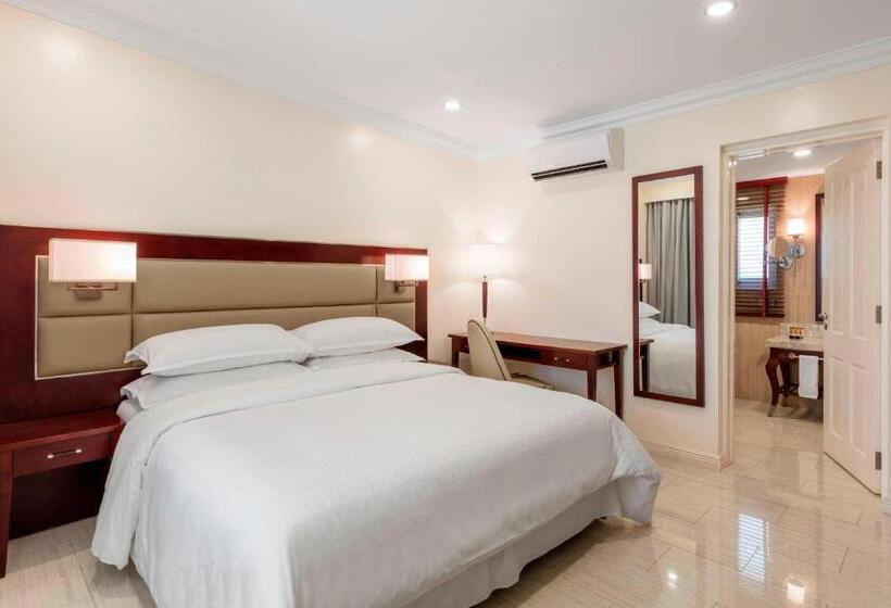 اتاق استاندارد با تخت بزرگ, Sheraton Samoa Aggie Grey S Hotel & Bungalows