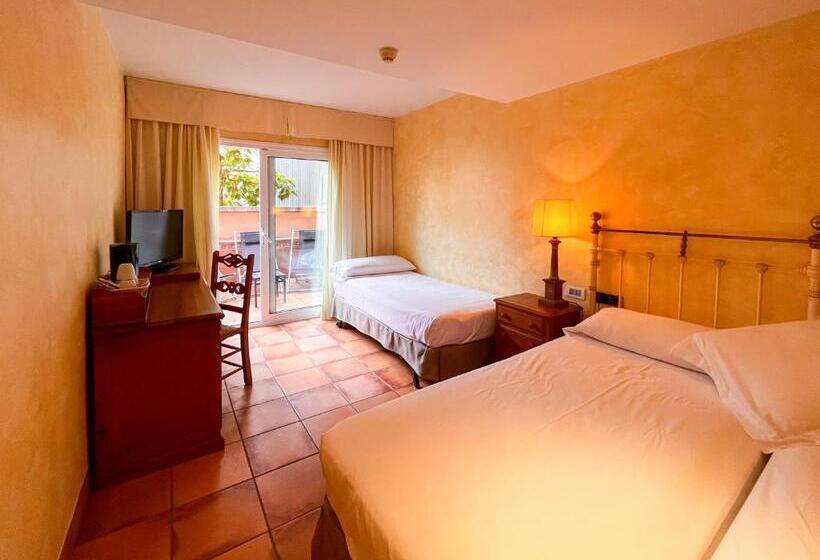 Standard Triple Room with Terrace, Vila De Tossa