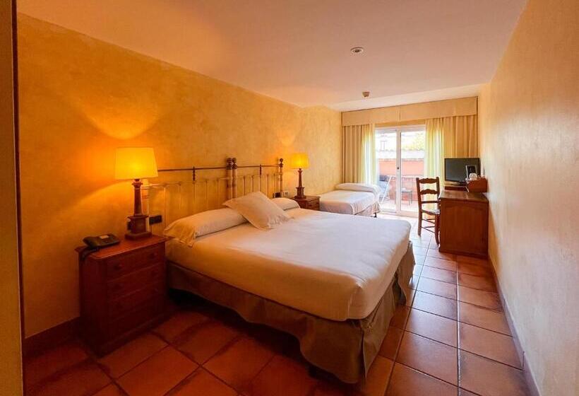 Standard Triple Room with Terrace, Vila De Tossa