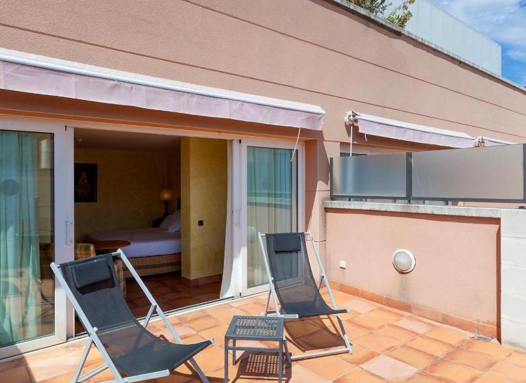 Standard Triple Room with Terrace, Vila De Tossa