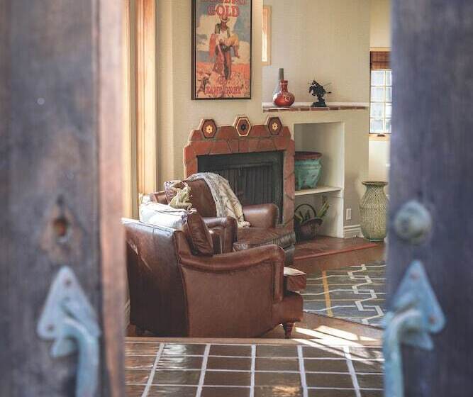 1 Bedroom Penthouse Apartment, Zane Grey Pueblo