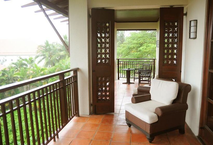 اتاق خانوادگی با چشم‌انداز باغ, Furama Villas Danang