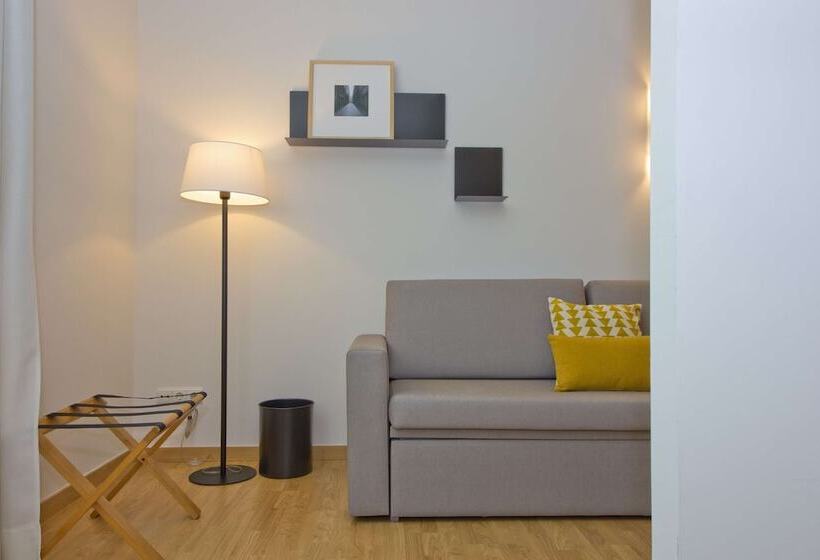 اتاق پنج‌تخته استاندارد, Aparthotel Atenea Valles