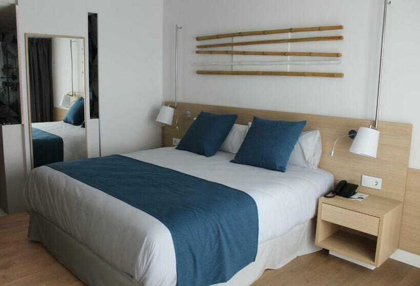 اتاق استاندارد با چشم‌انداز استخر, Aqua Hotel Onabrava & Spa 4sup