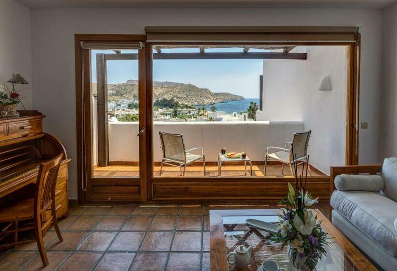 سوئیت با چشم‌انداز دریا و هیدروماساژ, Boutique Hotel El Tio Kiko