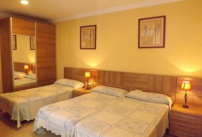 Chambre Triple Standard, Hostal Costa Azul