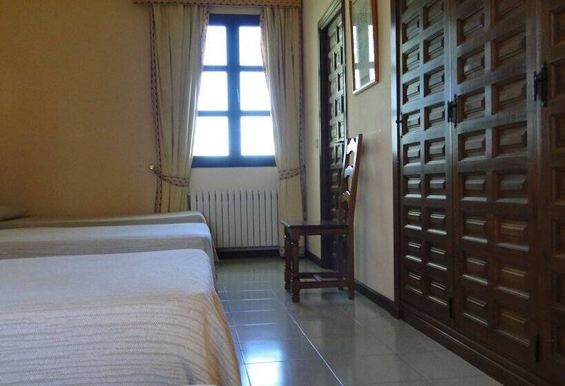 اتاق استاندارد سه نفره, Hostal Las Paneras