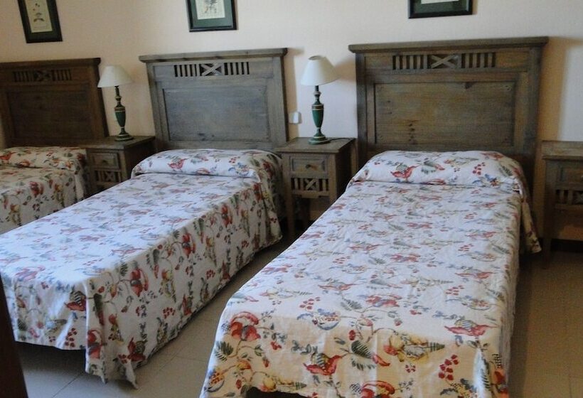 اتاق استاندارد سه نفره, Hostal Las Paneras