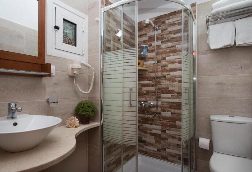 اتاق استاندارد سه نفره, Cretan Villa