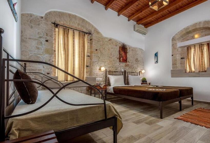 اتاق استاندارد سه نفره, Cretan Villa