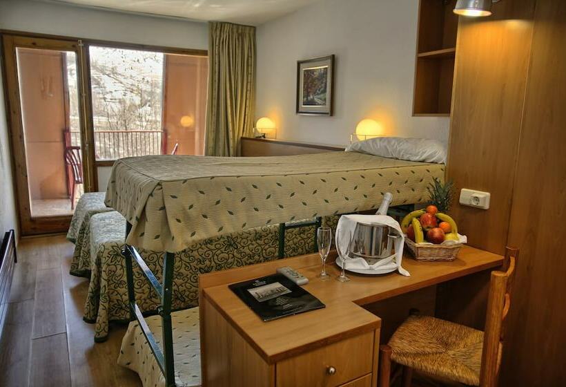 Standard Triple Room, Evenia Monte Alba