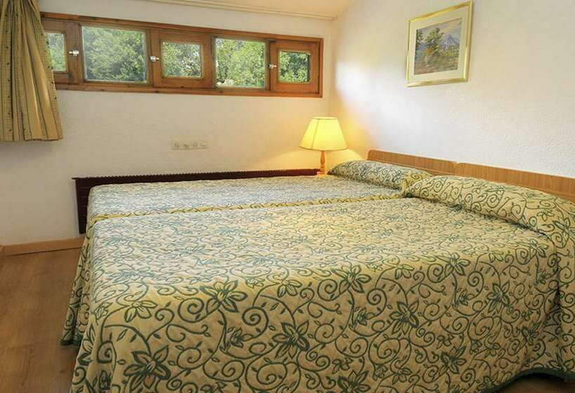 Standard Triple Room, Evenia Monte Alba