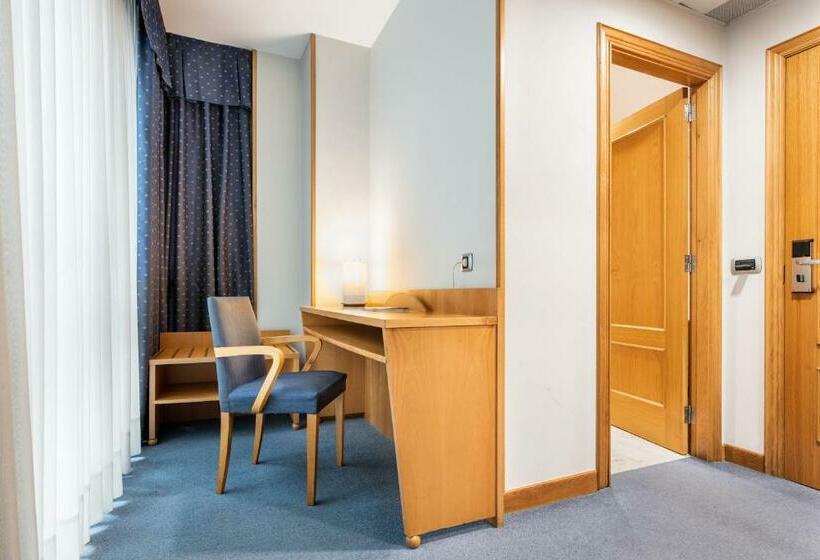 Standard Triple Room, Exe Area Central