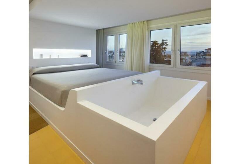 سوییت جونیور, Maciá Granada Five Senses Rooms & Suites