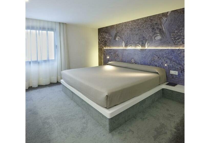 جناح جونيور عائلى, Granada Five Senses Rooms & Suites