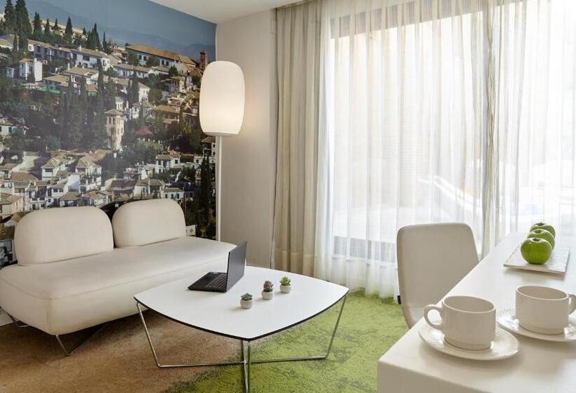 سوئیت جونیور با تراس, Maciá Granada Five Senses Rooms & Suites