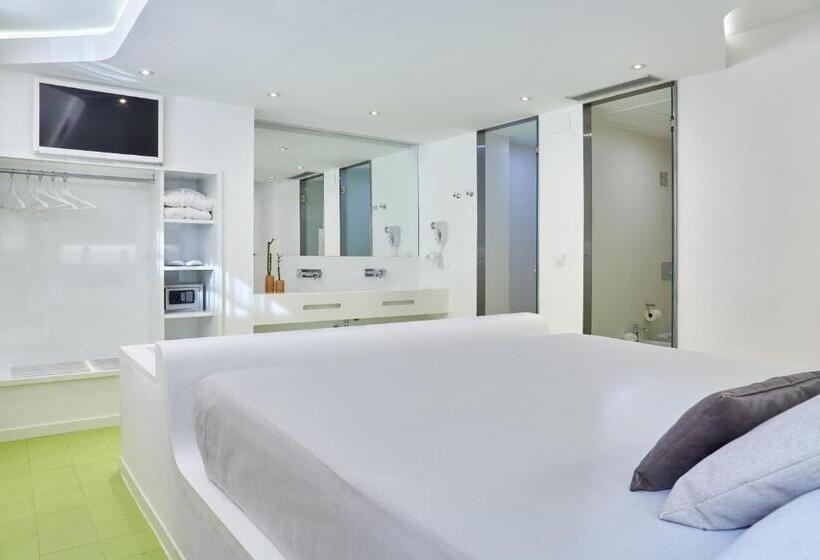 سوئیت جونیور با تراس, Maciá Granada Five Senses Rooms & Suites