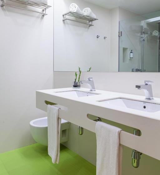 سوئیت جونیور خانوادگی, Maciá Granada Five Senses Rooms & Suites