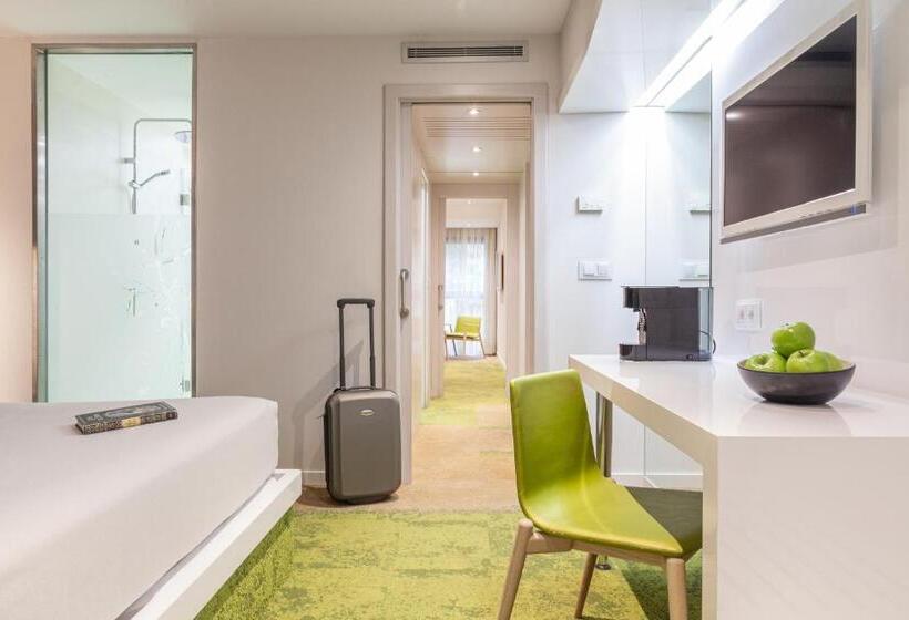 سوئیت جونیور خانوادگی, Maciá Granada Five Senses Rooms & Suites