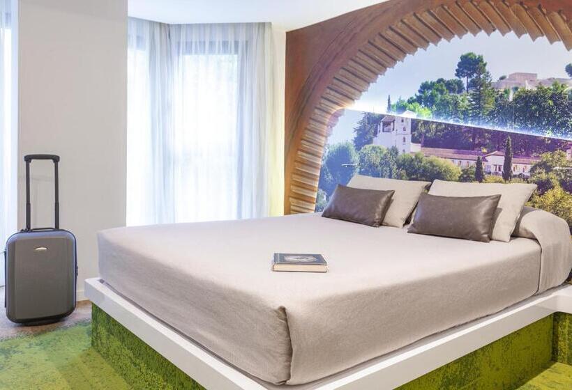 آپارتمان یک خوابه با دری مشترک که هال را جدا می کند., Maciá Granada Five Senses Rooms & Suites