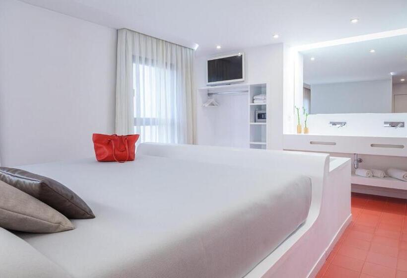 سوییت جونیور, Maciá Granada Five Senses Rooms & Suites