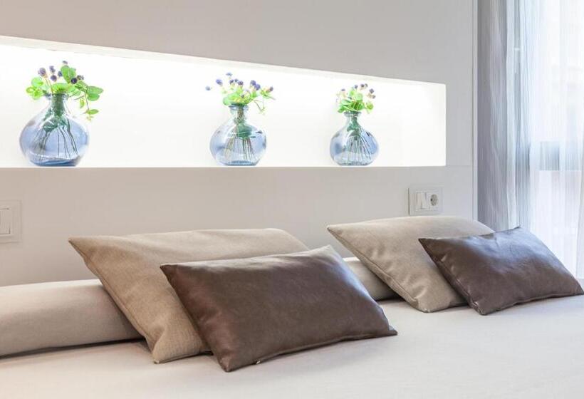 سوییت جونیور, Maciá Granada Five Senses Rooms & Suites