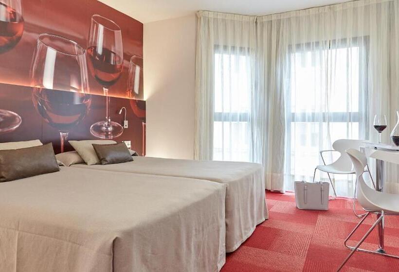 آپارتمان یک خوابه با دری مشترک که هال را جدا می کند., Maciá Granada Five Senses Rooms & Suites