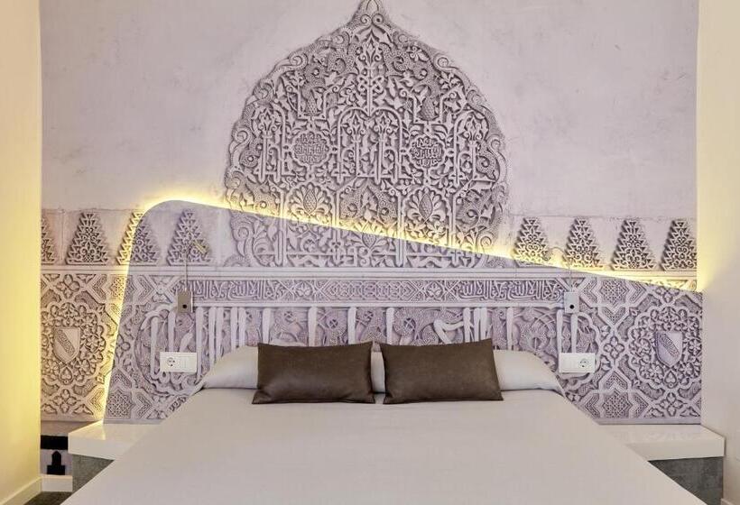 آپارتمان یک خوابه با دری مشترک که هال را جدا می کند., Granada Five Senses Rooms & Suites