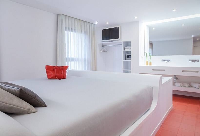 سوییت جونیور, Maciá Granada Five Senses Rooms & Suites