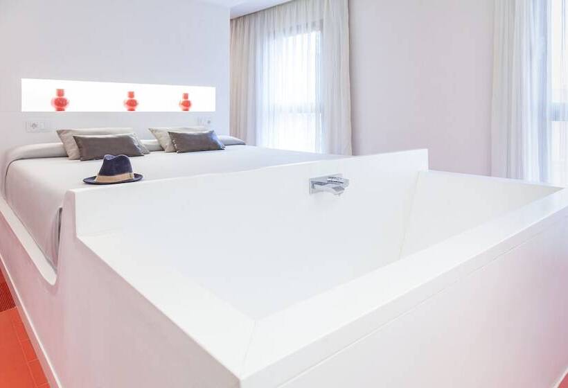 سوییت جونیور, Maciá Granada Five Senses Rooms & Suites