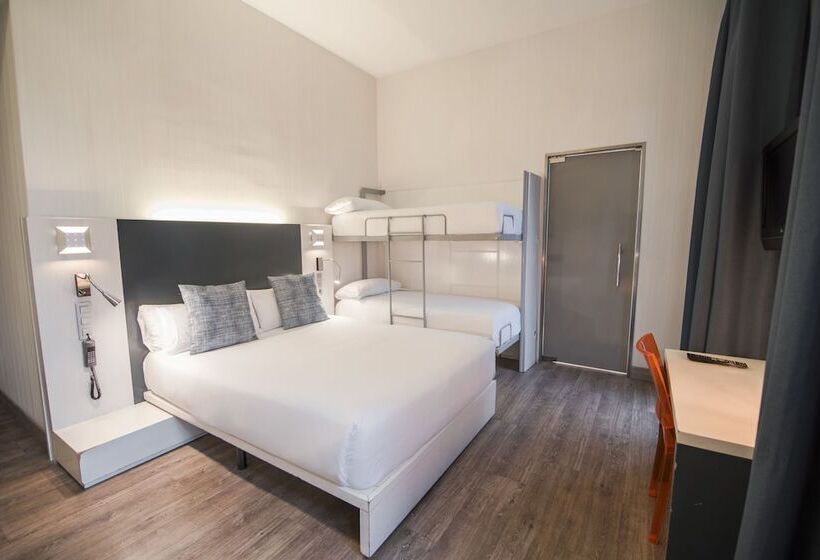 Chambre Quadruple Standard, Petit Palace Canalejas Sevilla