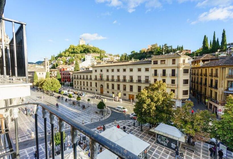 スタンダードトリプルルーム, Plaza Nueva