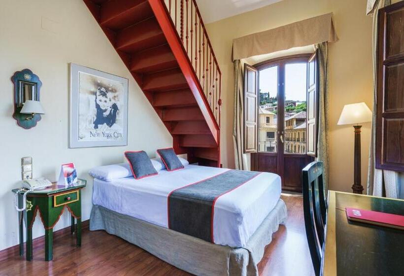 Quarto Triplo Standart, Plaza Nueva