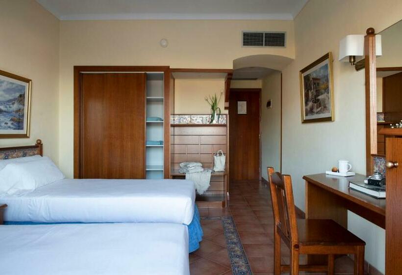 Standard Triple Room, Roses Platja