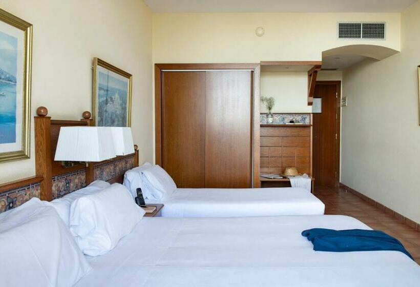 Standard Triple Room Side Sea View, Roses Platja