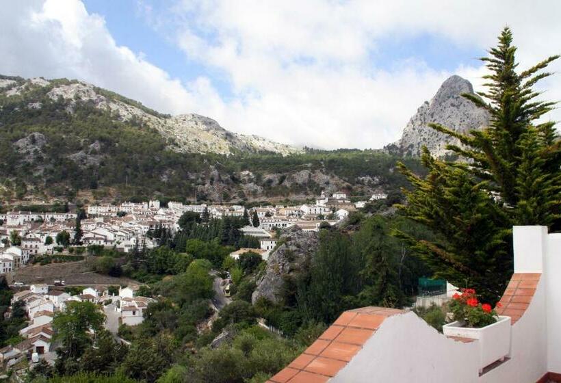 2 Bedroom Apartment, Villa Turistica De Grazalema