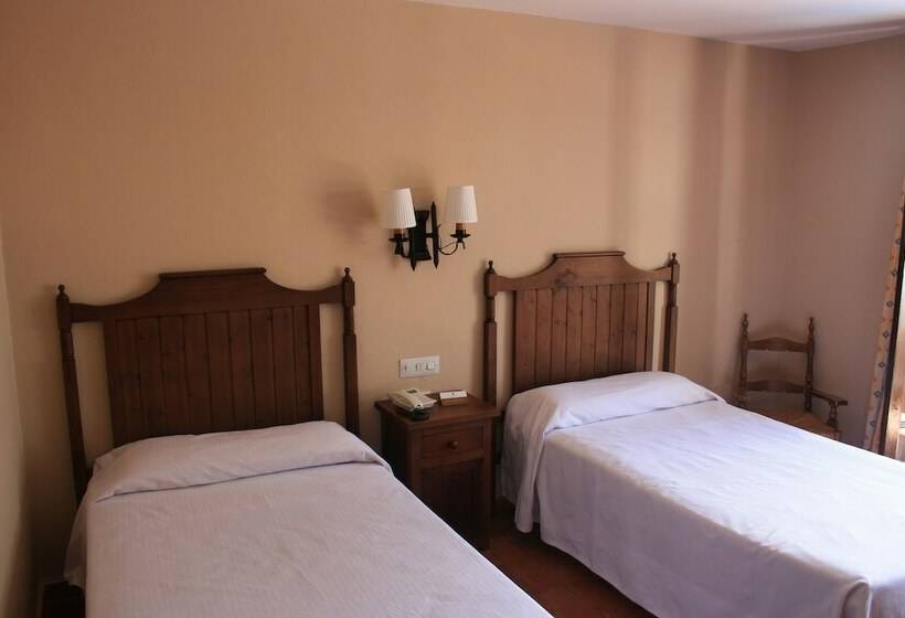 Quarto Estandar Primeiro Andar, Villa Turistica De Grazalema