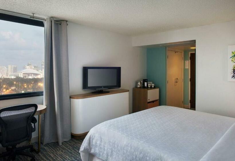 Standard Room King Size Bed, Sheraton Miami Airport  & Executive Meeting Center