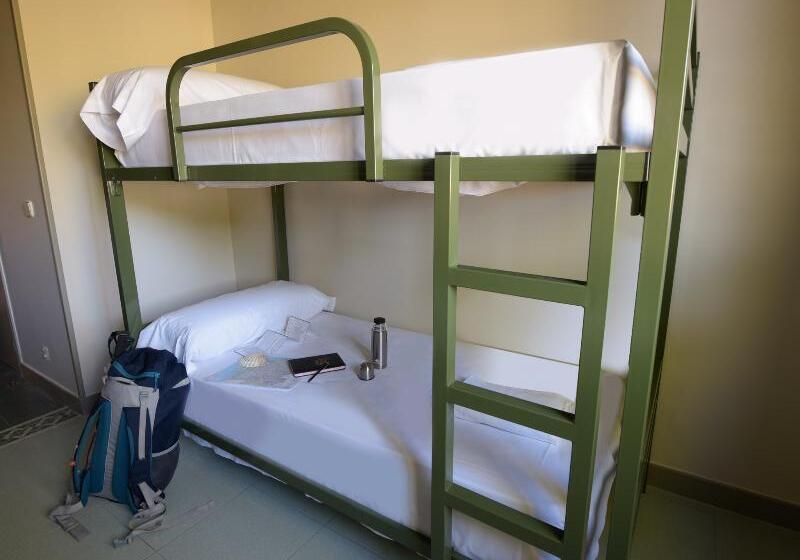 Bed in Shared Room, Monte Do Gozo